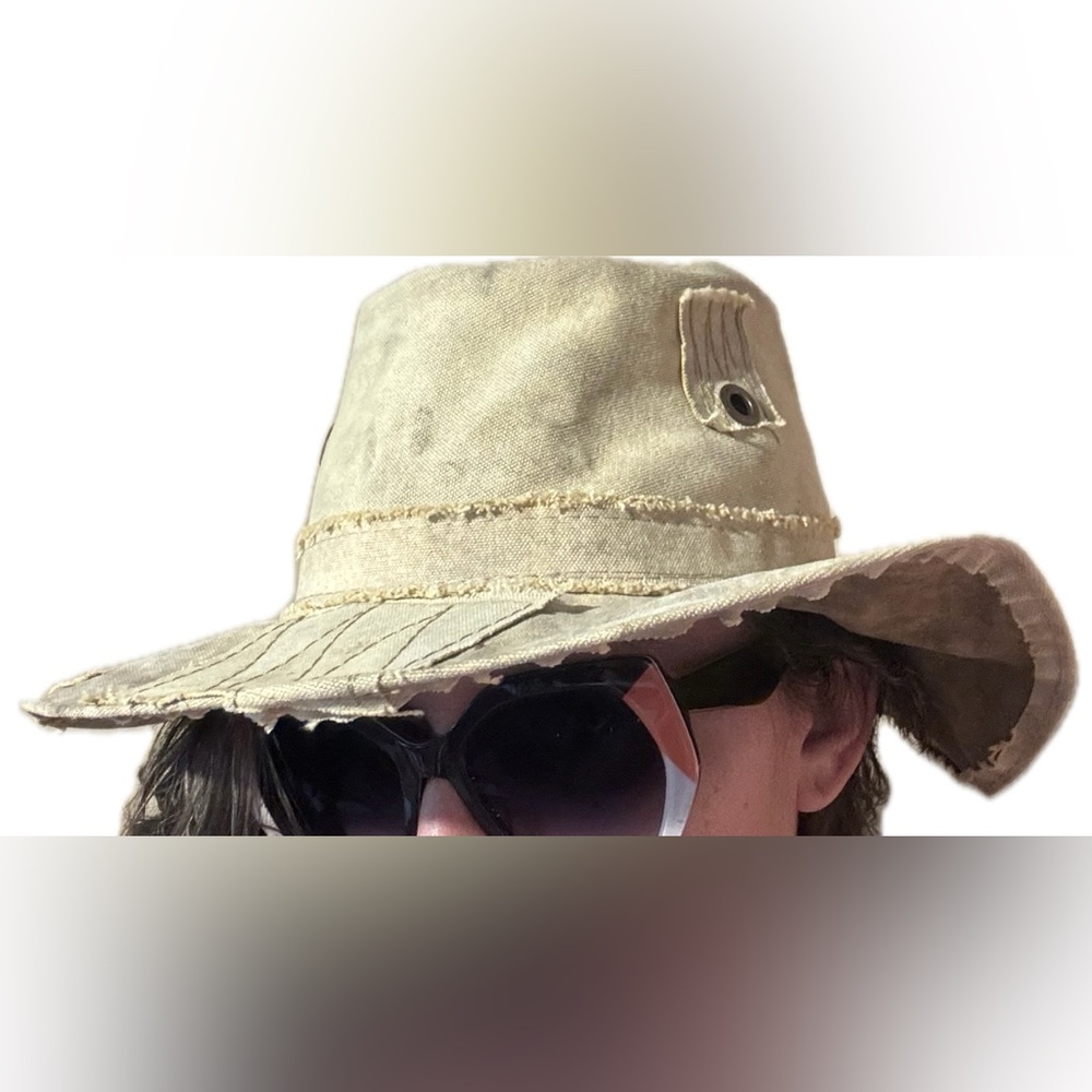 The real deal, fishing hat, size medium